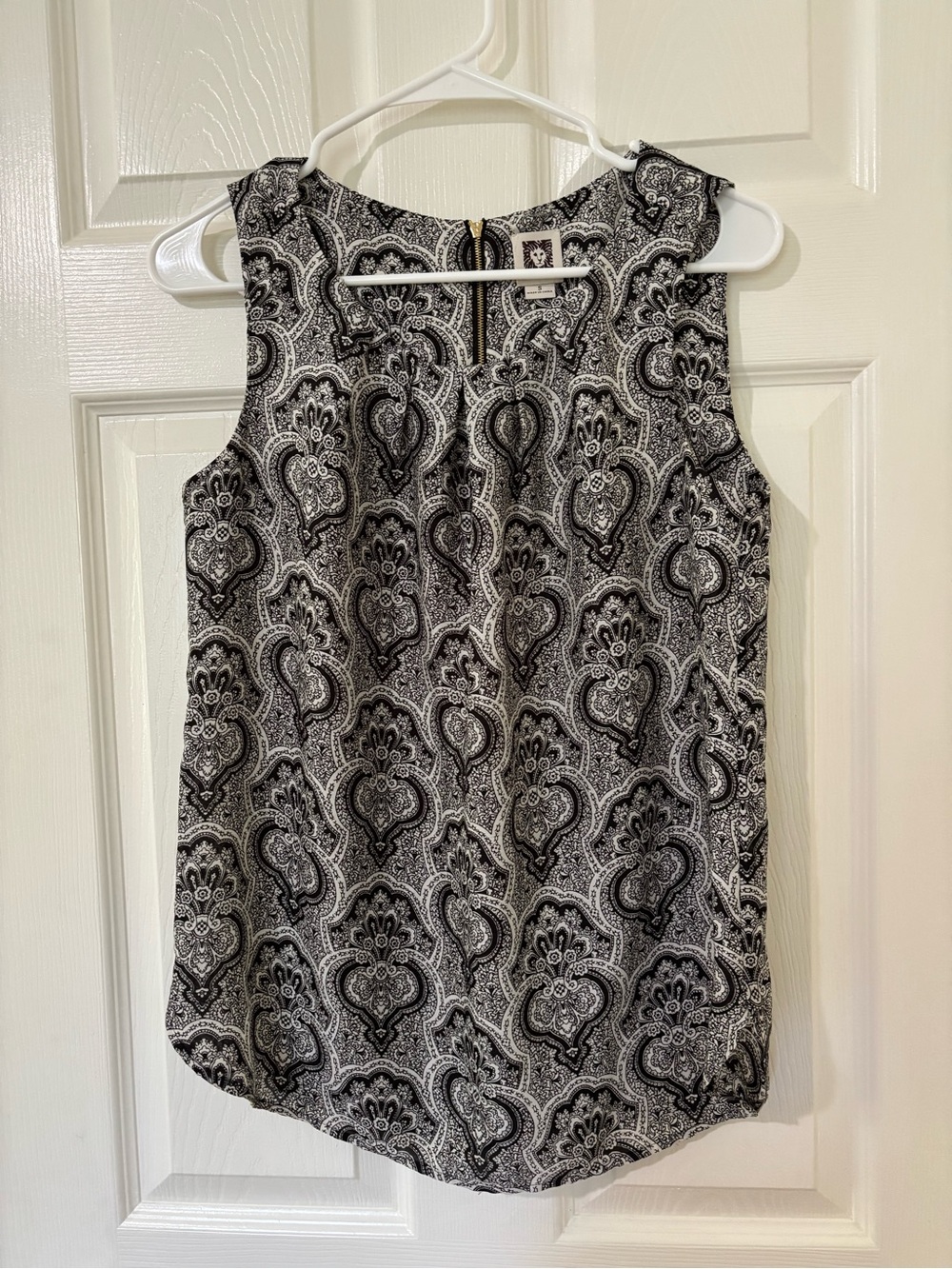 Anne Klein Black & White Paisley Sleeveless Shell